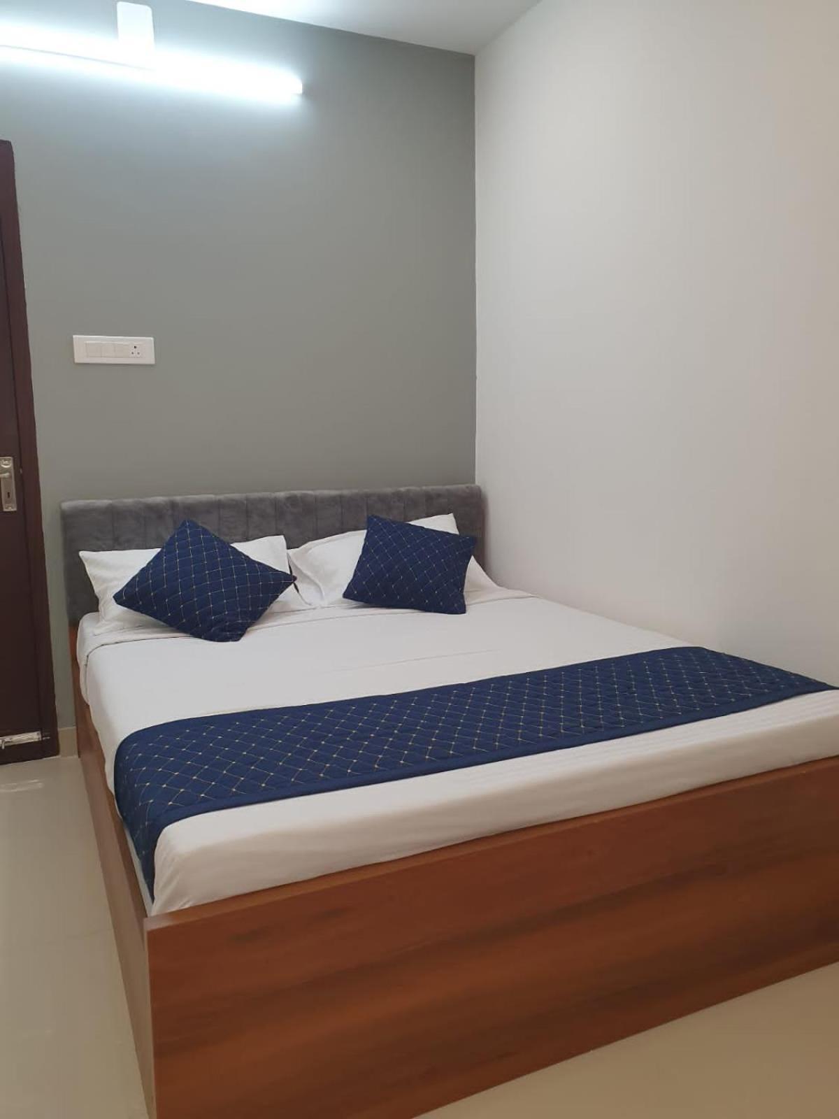 Lavender Arcade Apartment Kochi Exterior photo